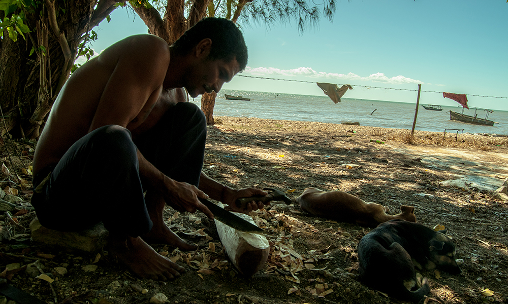 Hanoi es uno de los pocos playeros viejos que aún pesca (Foto: Julio Batista)
