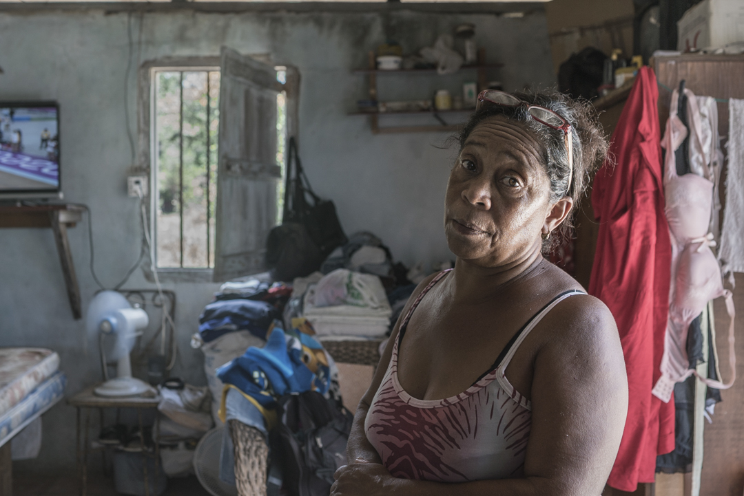 22 Esperanza me muestra su cuarto