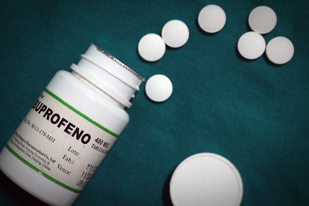 Los estudios científicos  no son concluyentes en cuanto al uso de ibuprofeno en el tratamiento de la COVID-19. La recomendación es consultar a un médico antes de ingerirlo (Foto: Enrique Torres).