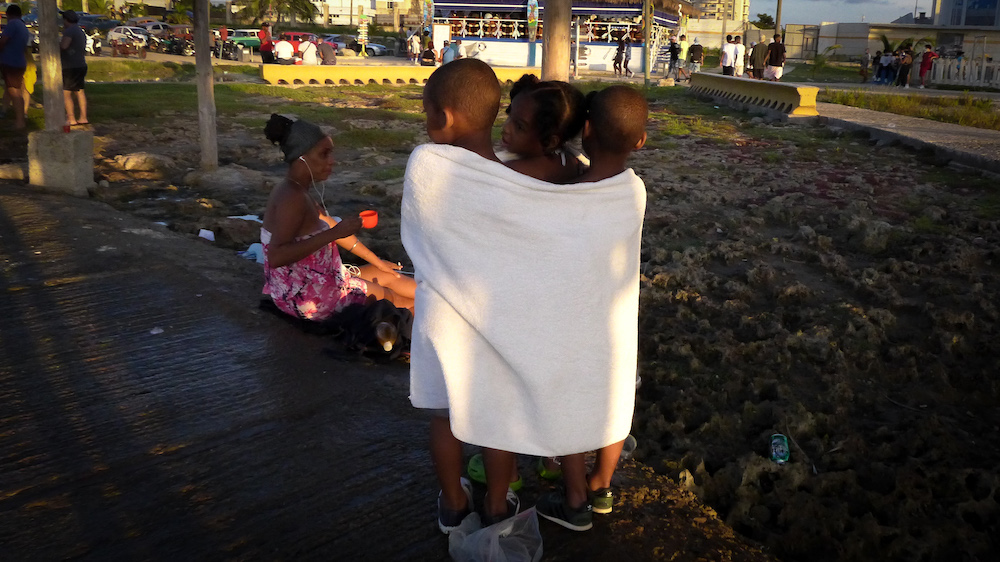  Los primos después de un baño de mar (Foto: Lucy Gmorell).