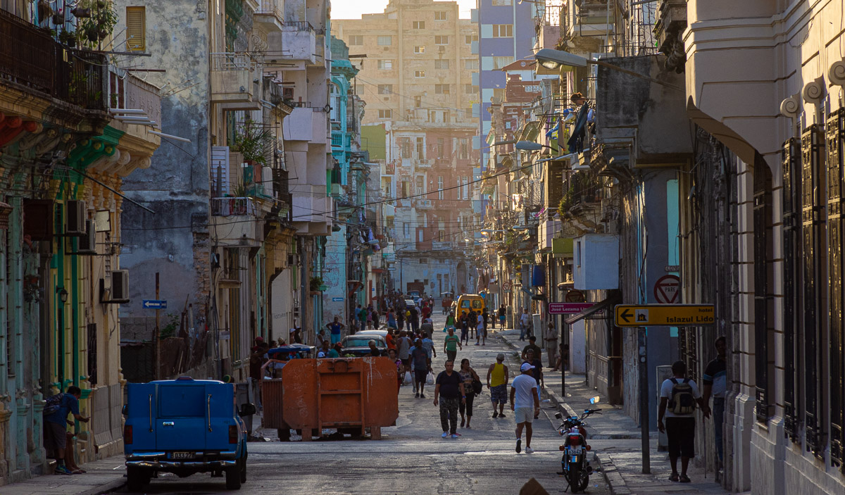 Vista de calle de Centro Habana.