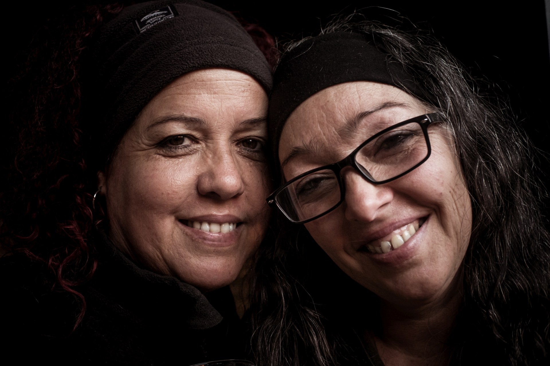 Geraidy y Yaqui sonríen a la cámara. Foto: Ella Fernández.