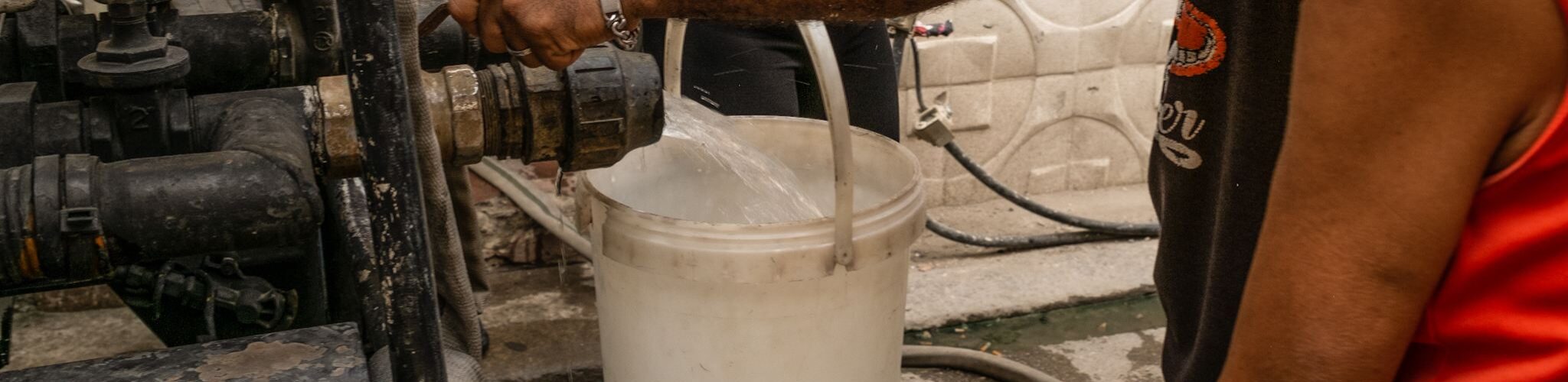 abastecimiento de agua en pipa, en Cuba