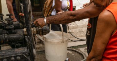 abastecimiento de agua en pipa, en Cuba