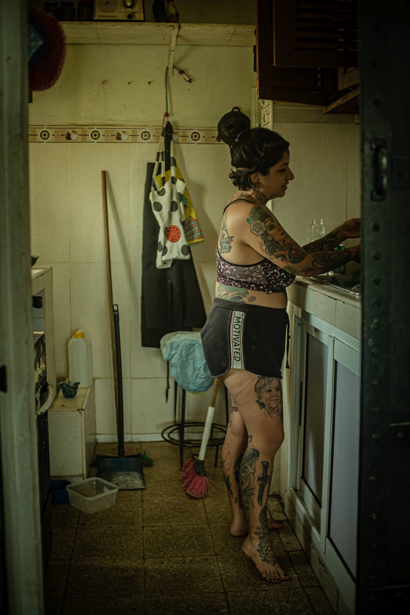 Las maternidades que cargan sobre sus hombros el peso de un país sin luz. Foto: Ella Fernández 